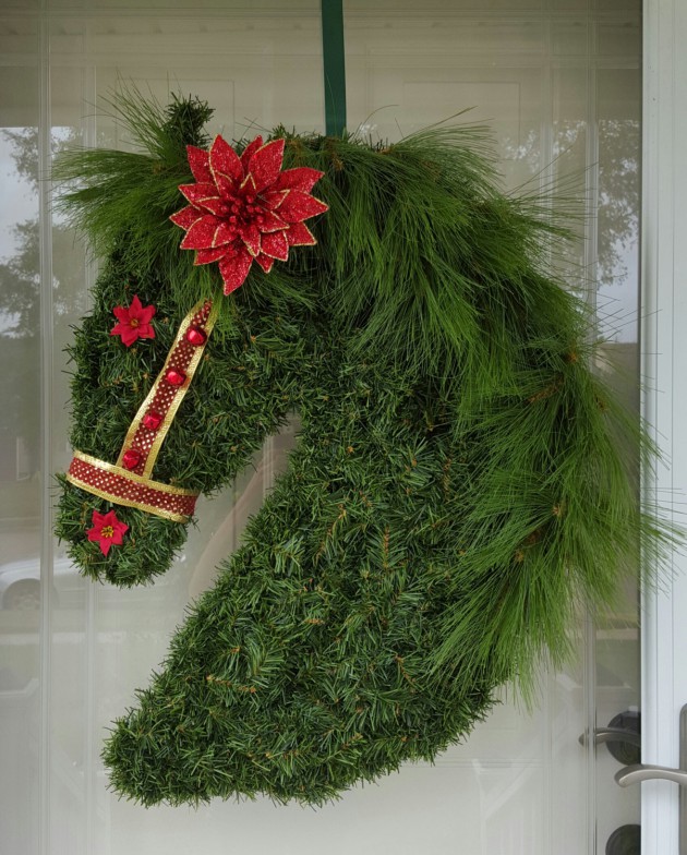 18 Wonderful Handmade Christmas Wreath Designs That Will Make Your Front Door Shine