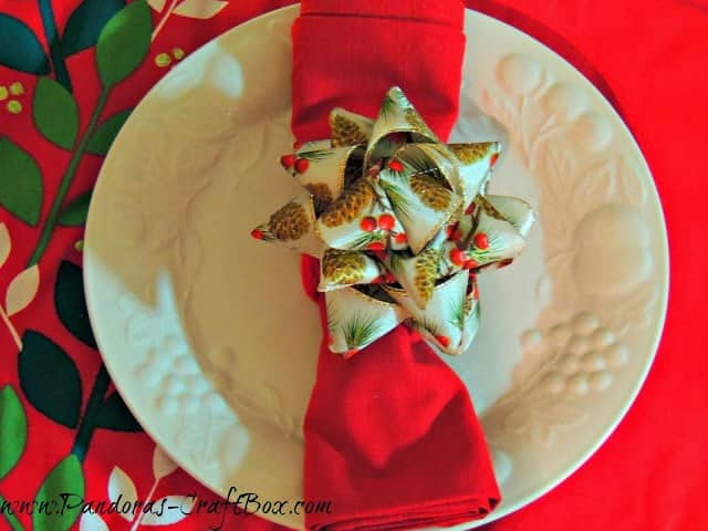 15 Most Easiest DIY Christmas Napkins To Adorn Your Christmas Table 3