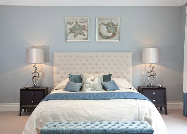 17 Cozy Beach Style Bedrooms That Everyone Will Love 4
