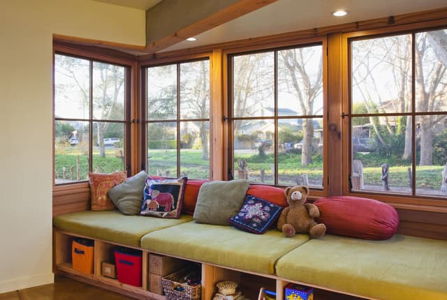 17 Cozy Window Seat Designs With Extra Storage Space 10