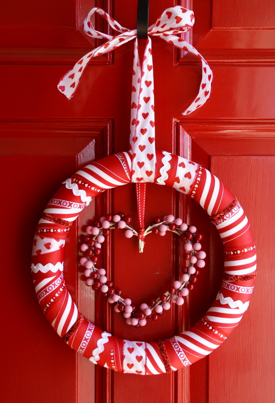 17 Fabulous DIY Valentine's Day Wreath Designs To Adorn Your Front Door