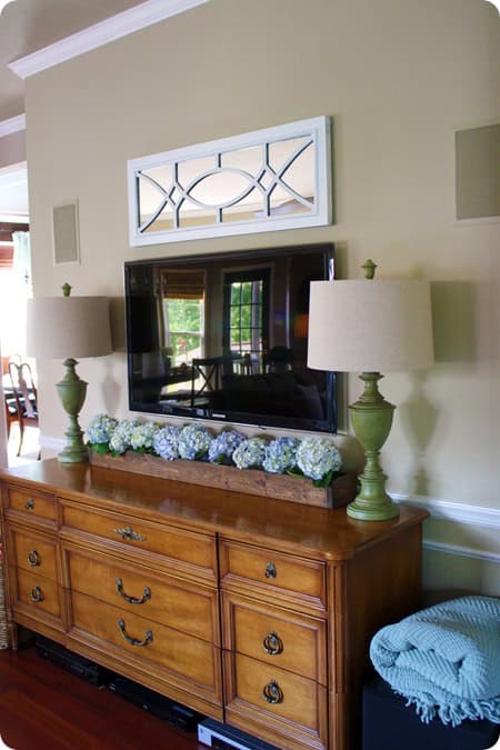 10 Tips For Decorating The Area Around Your TV 10 Tips For Decorating The Area Around Your TV