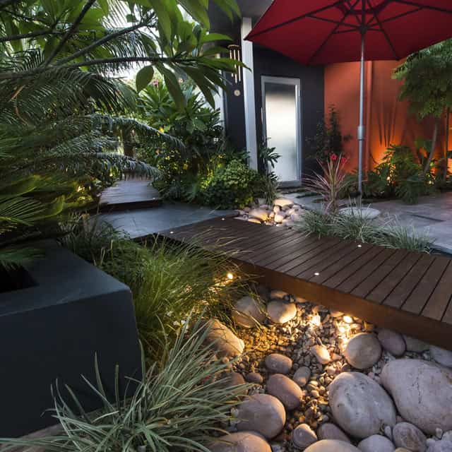 16 Impressive Ideas To Illuminate The Walkways In Your Yard 12
