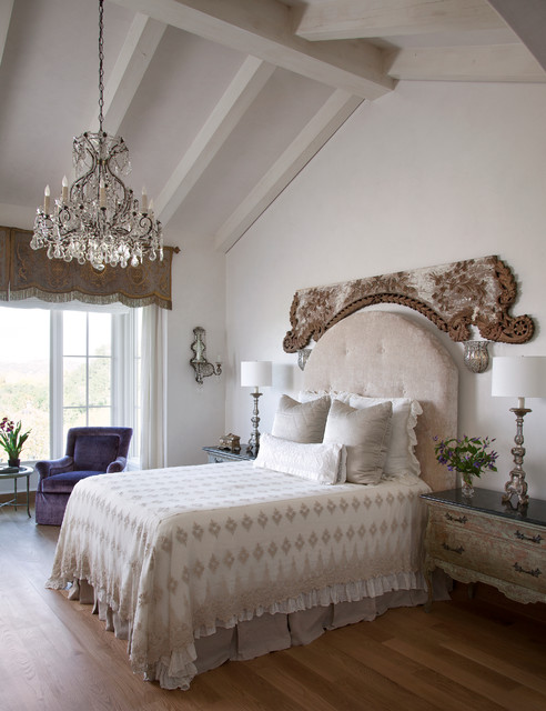 18 Glorious Victorian Bedroom Designs That Will Take Your Breath Away