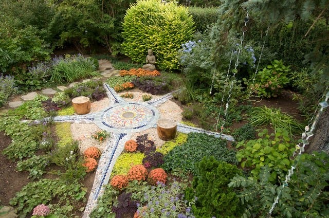 18 Captivating Eclectic Landscape Designs For Your Garden