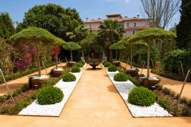 18 Captivating Eclectic Landscape Designs For Your Garden