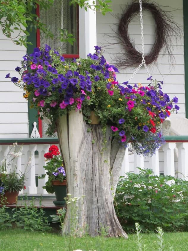 14 Interesting Ideas How To Decorate Your Garden With Tree Stumps 3