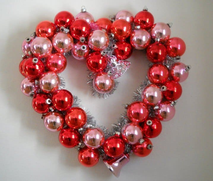 17 Fabulous DIY Valentine's Day Wreath Designs To Adorn Your Front Door 3