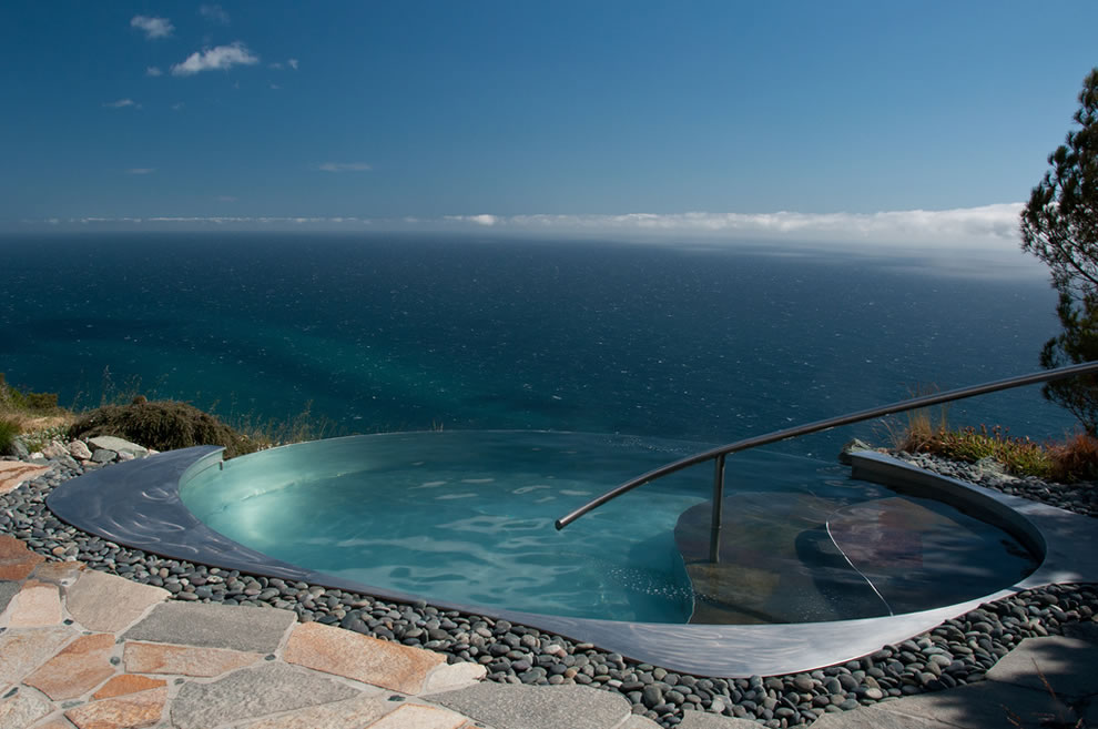 18 Perfect Infinity Pool Designs That Will Make You Go Crazy