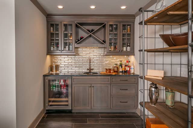 18 Tasteful Home Bar Designs That Will Attract Your Attention 5