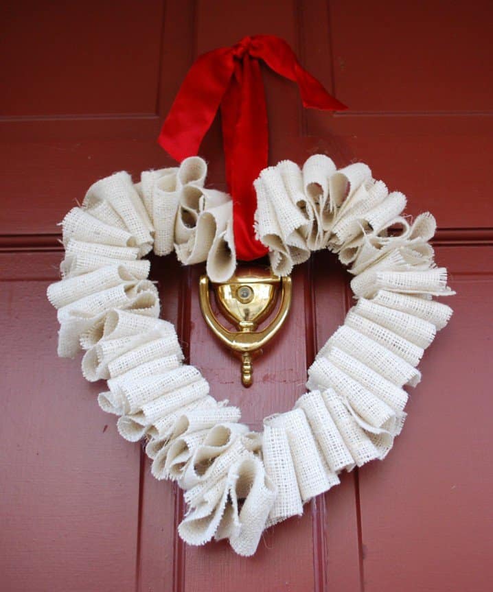 17 Fabulous DIY Valentine's Day Wreath Designs To Adorn Your Front Door 5