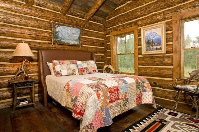 17 Brilliant Rustic Style Bedrooms That Ideal For Your Dream Home 7