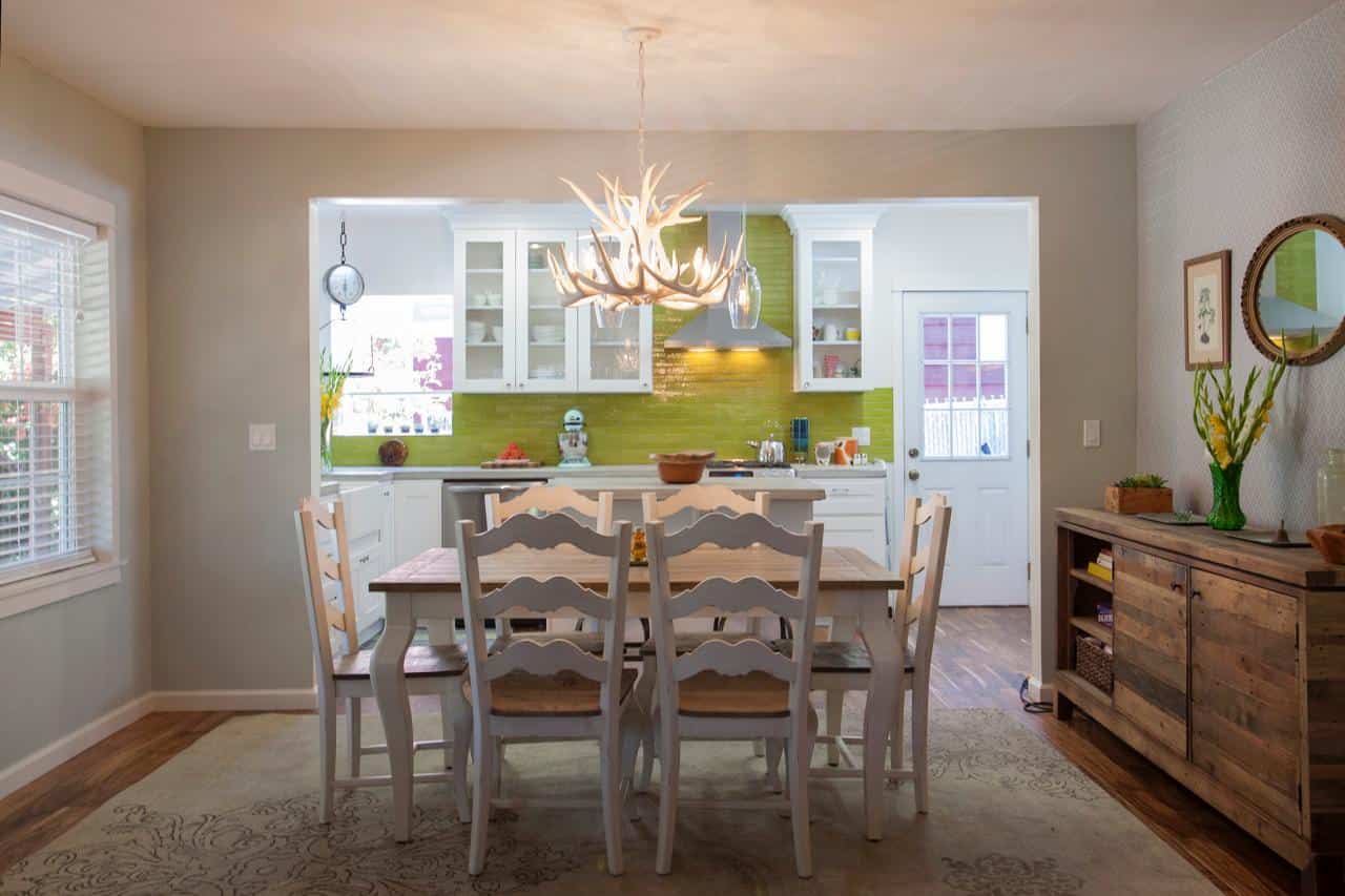 15 Charming Dining Room Designs With Antler Chandeliers 15 Charming Dining Room Designs With Antler Chandeliers