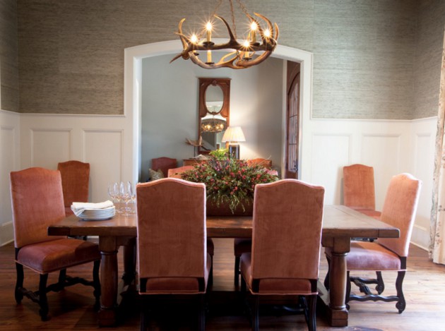 15 Charming Dining Room Designs With Antler Chandeliers