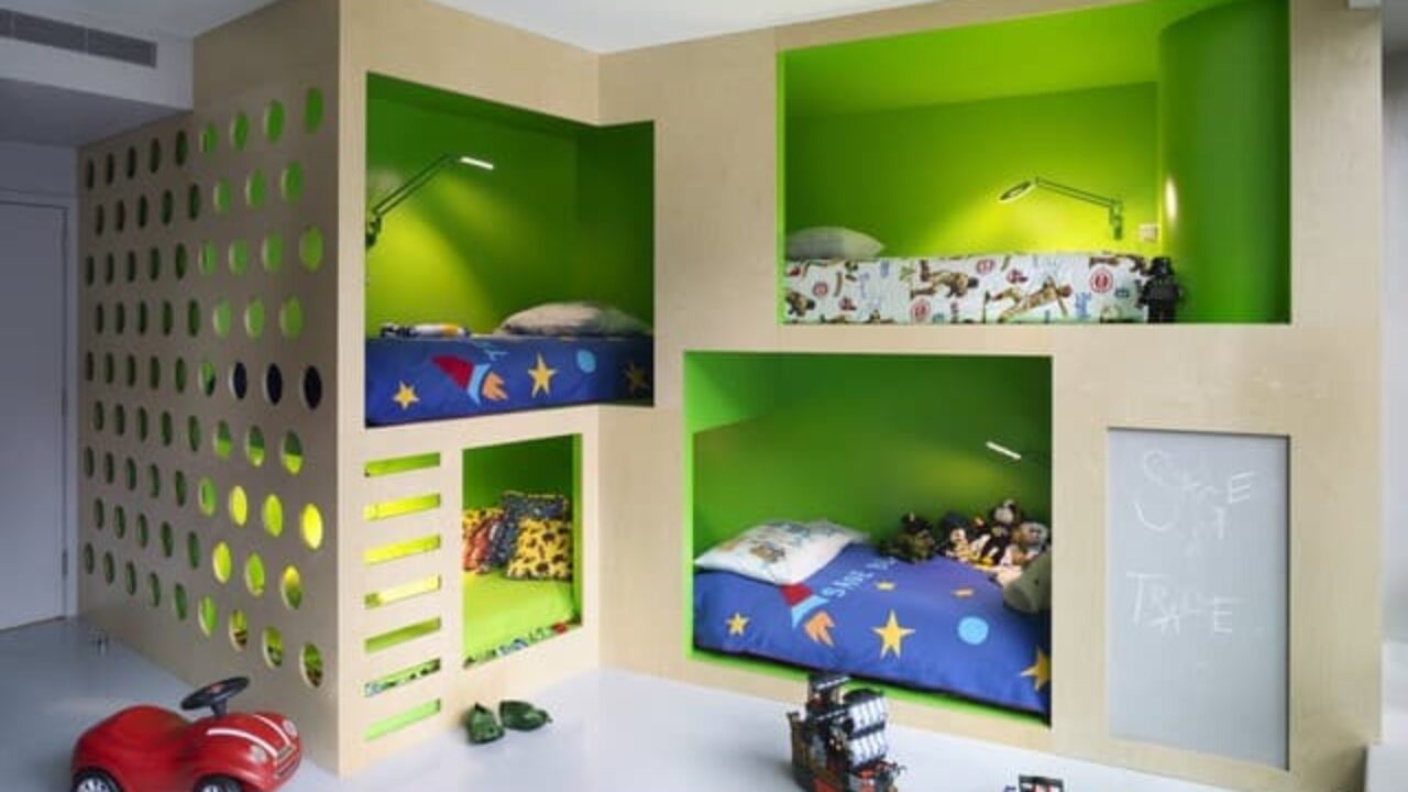 17 Super Smart Ideas For Decorating Kids Room With Four Beds