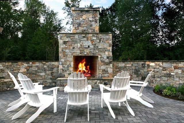 18 Astonishing Stone Fireplace Designs To Improve Your Outdoor Space 10