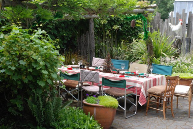 15 Captivating Outdoor Dining Rooms That Abound With Charm &amp; Elegance