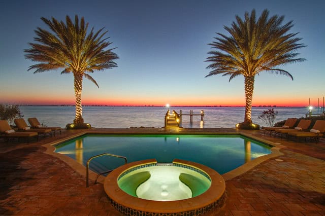 18 Breathtaking Tree-Lighting Design Ideas That Will Enhance Your Exterior 14