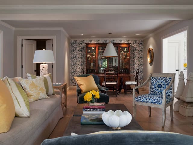 16 Delightful Interior Designs With Accent Chairs 15