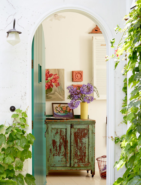 16 Intriguing Shabby Chic Entryway Designs For A Warm Welcome To Your Home