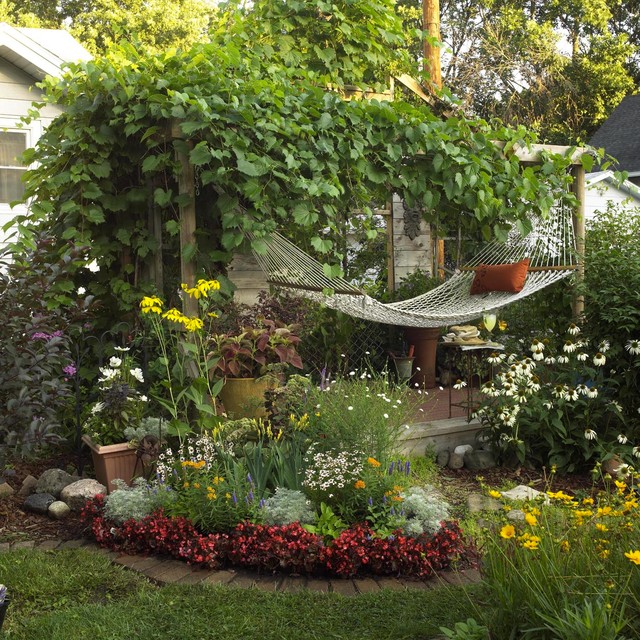 17 Lively Shabby Chic Garden Designs That Will Relax And Inspire You