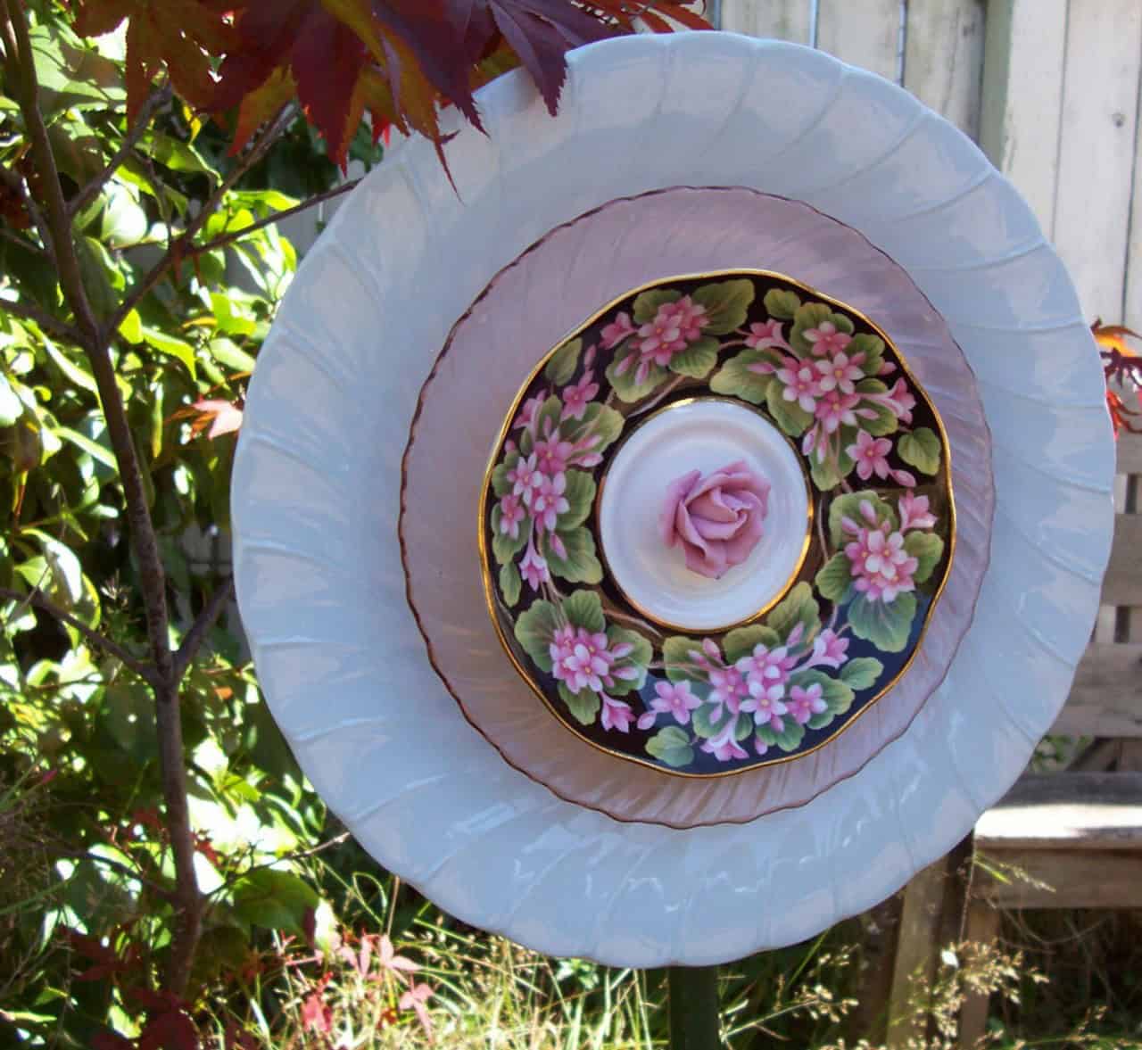 15 Truly Fascinating DIY Ideas To Make Inexpensive Garden Flowers 4