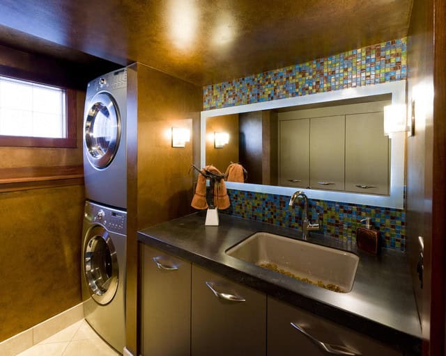 14 Multifunctional Bathroom Designs With Laundry Space 5