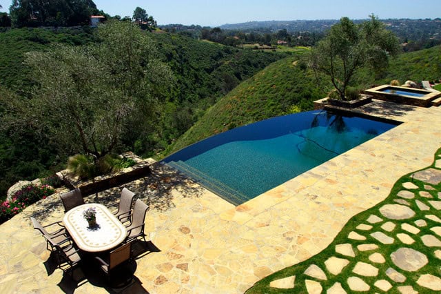 16 Fabulous Infinity Swimming Pools That Will Leave You Speechless 7