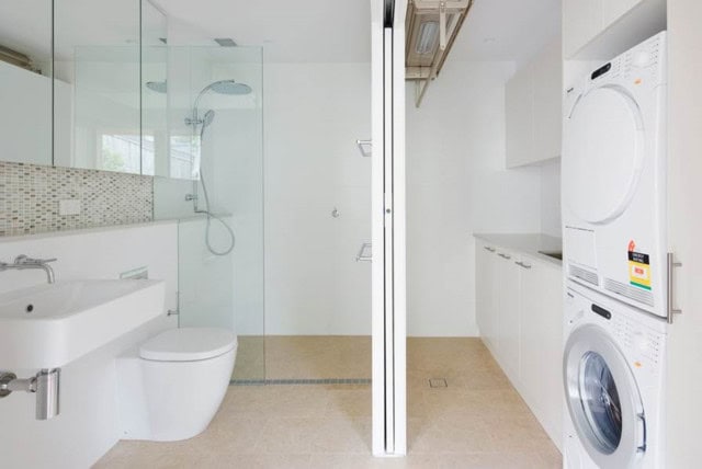 14 Multifunctional Bathroom Designs With Laundry Space 8