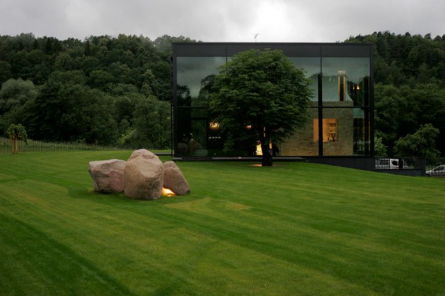 Pavilniai House - A Fabulous Glass House Located in Lithuania (3)