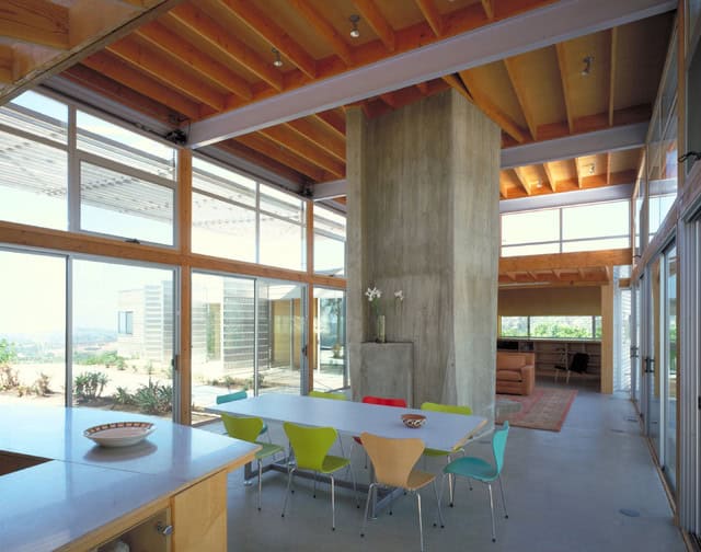 21 Cheerful Dining Rooms With Colorful Chairs For Everyone Who Thinks Outside The Box 1