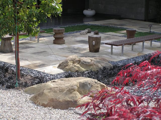 17 Creative Ideas For Decorating Your Exterior With Boulders 1