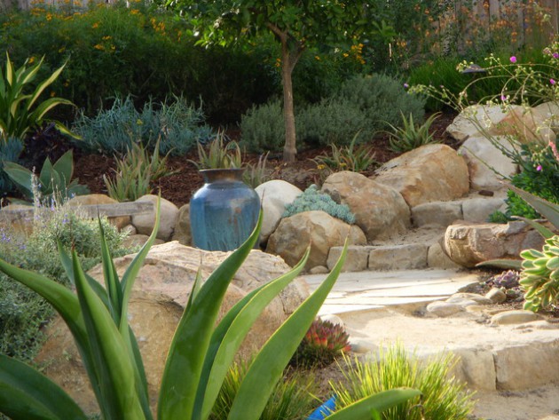 17 Creative Ideas For Decorating Your Exterior With Boulders