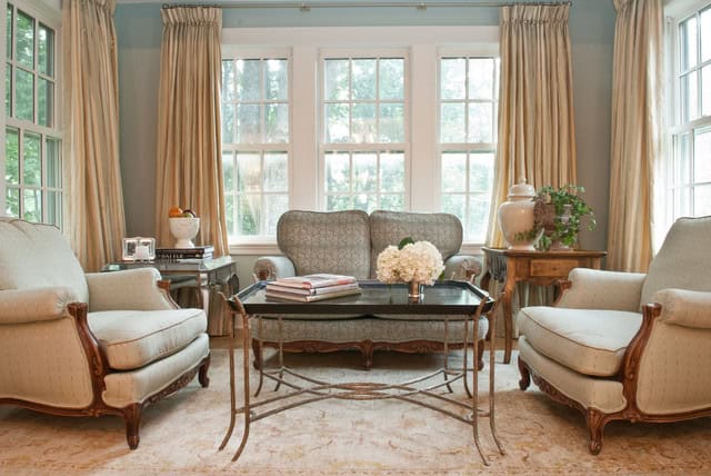 16 Delightful Interiors With Golden Curtains To Enter A Touch Of Glamour In Your Home 14