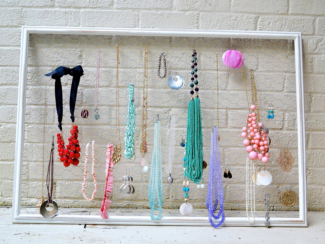 19 Fantastic DIY Hanging Jewelry Organizers That Everyone Must See 17