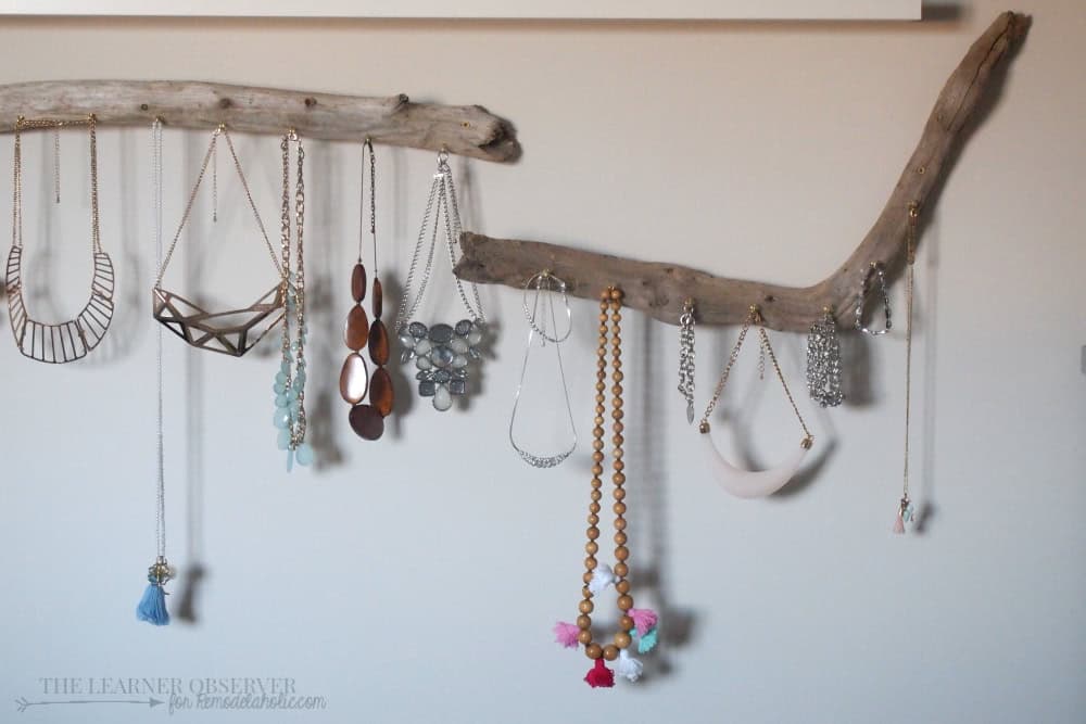 19 Fantastic DIY Hanging Jewelry Organizers That Everyone Must See