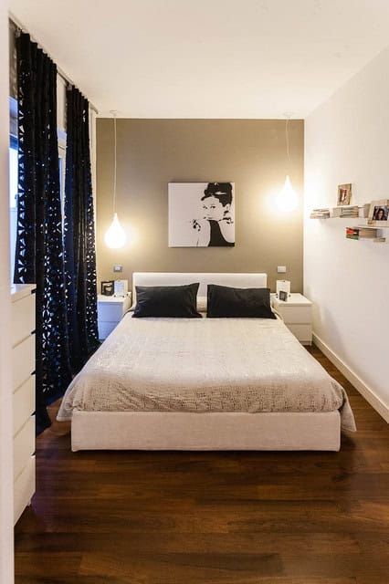 18 Super Smart Ideas For Decorating Small Compact Bedrooms