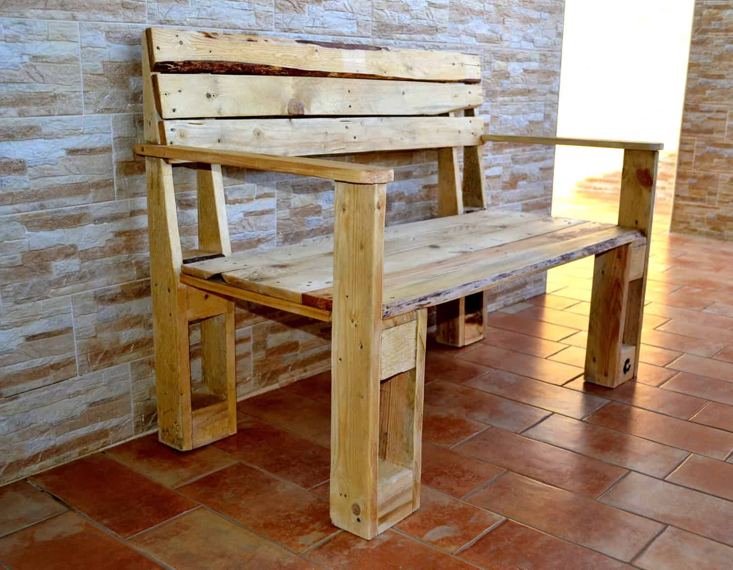 18 Remarkable Furniture Designs Made From Recycled Pallet Wood