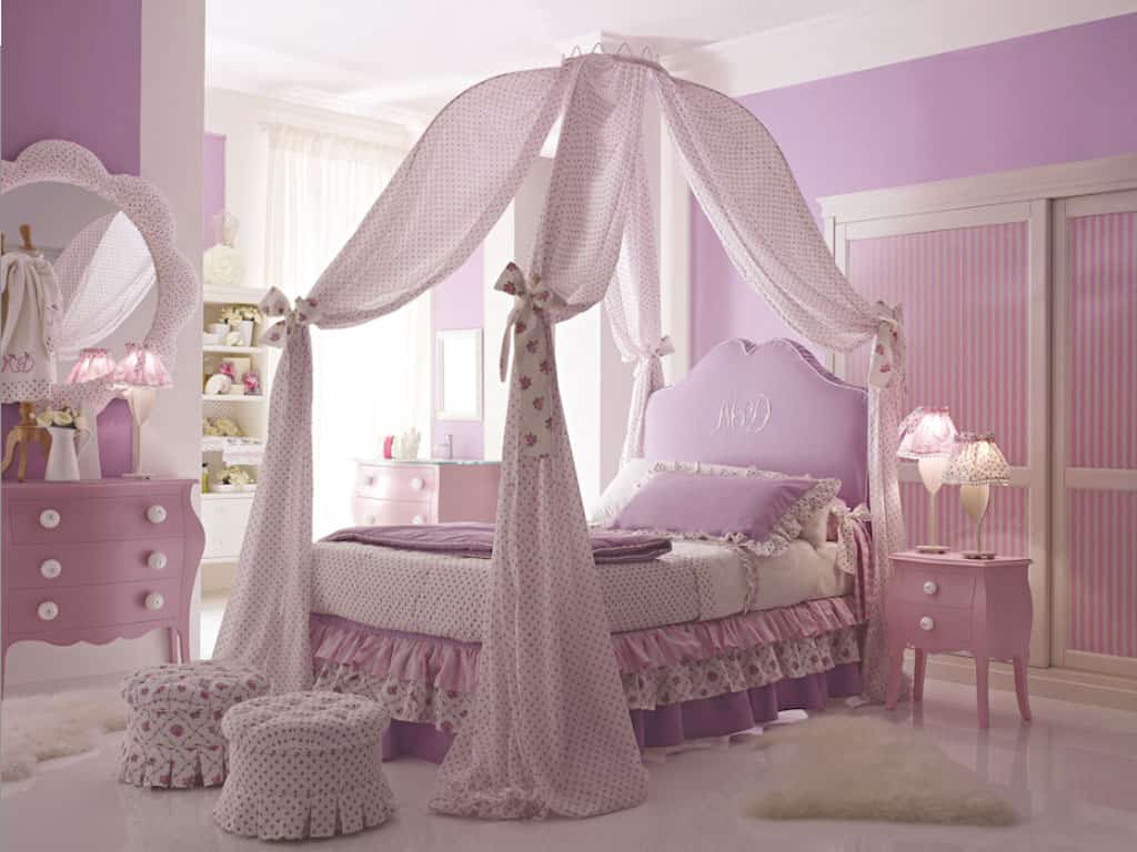 little girl canopy bed