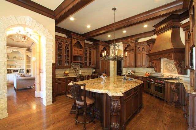 16 Delightful Brown Kitchens In Traditional Style 2