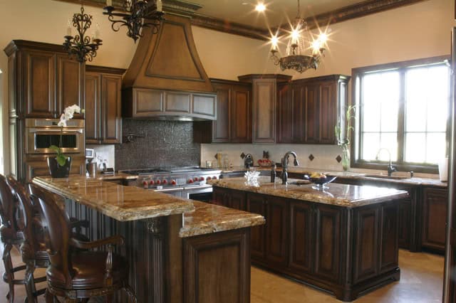 16 Delightful Brown Kitchens In Traditional Style 4