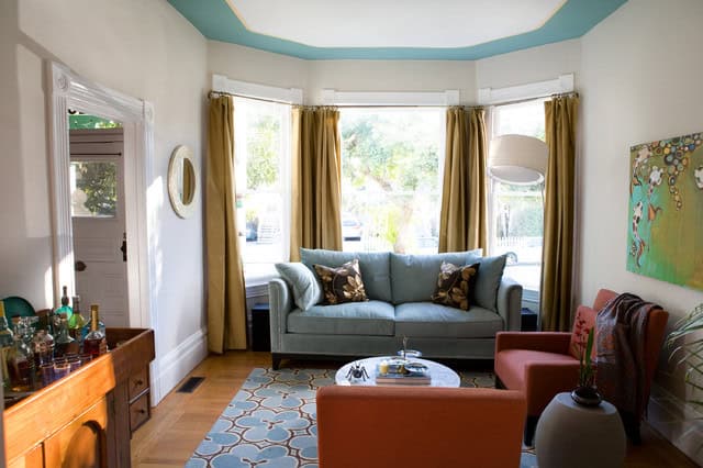 16 Delightful Interiors With Golden Curtains To Enter A Touch Of Glamour In Your Home 4