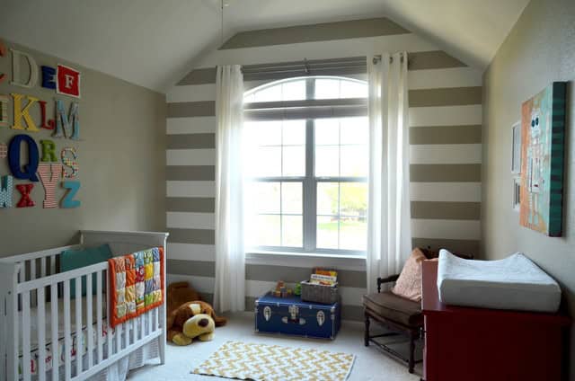 18 Gorgeous Child's Room Designs With Striped Walls 5