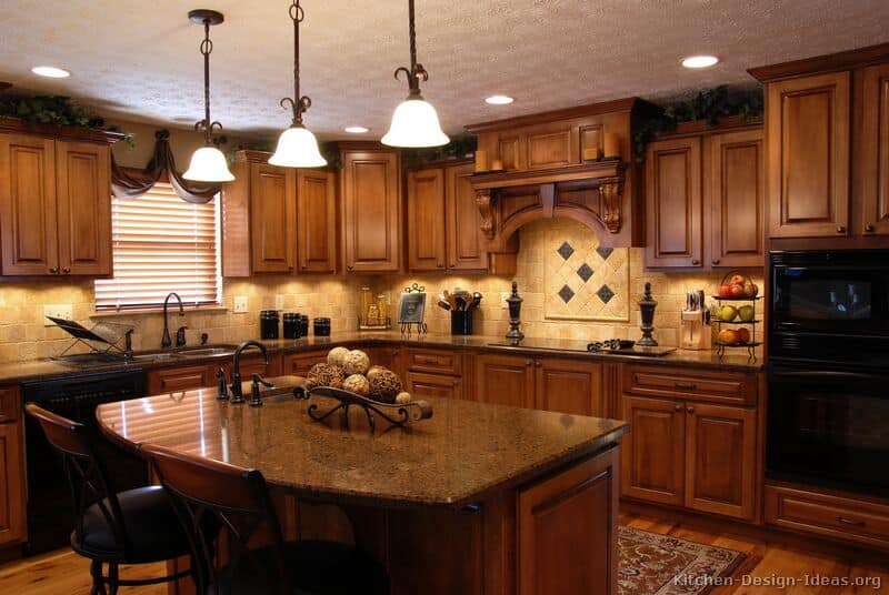 16 Delightful Brown Kitchens In Traditional Style 6