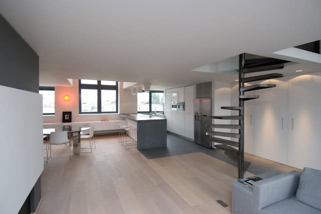 17 Delightful Interior Designs With Laminate Flooring 7