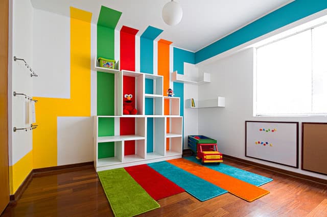 18 Gorgeous Child's Room Designs With Striped Walls 8