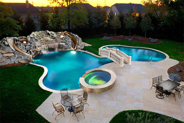 17 Astonishing Free Form Swimming Pools To Adorn Your Courtyard