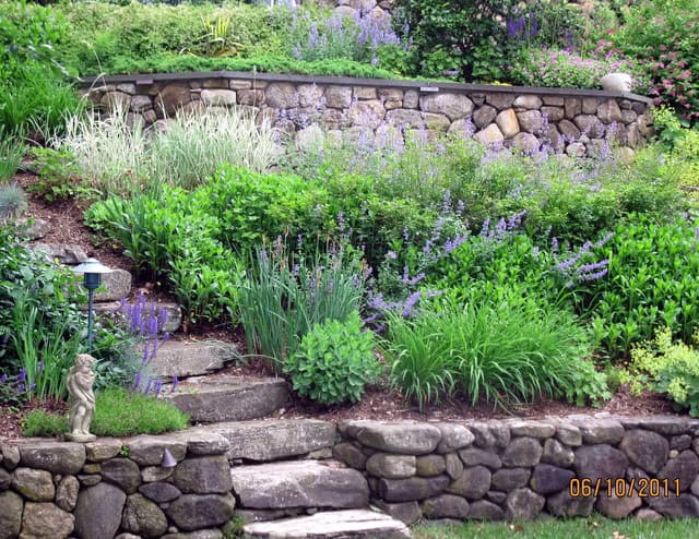16 Beautiful Courtyards With Stone Stairs That You Would Love To Have 13