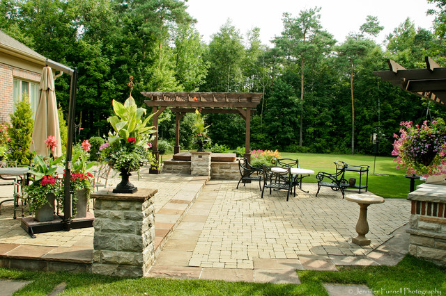 19 Captivating Patio Designs With Traditional Charm