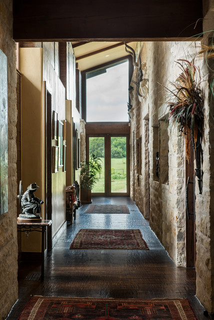 18 Appealing Southwestern Hallway Designs That Can Literally Connect Your Home